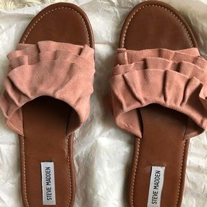 Steve Madden Ruffle slides